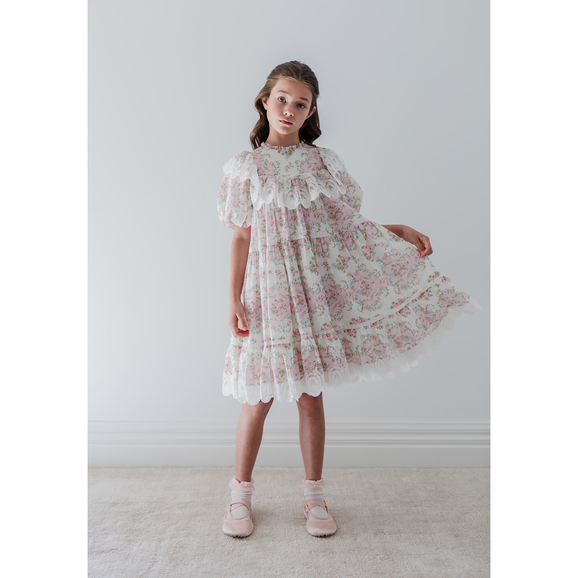 Petite Amalie S/S Vintage Wallpaper Lace Ruffle Dress | Buttons Bebe Petite Amalie S/S Vintage Wallpaper Lace Ruffle Dress | Buttons Bebe