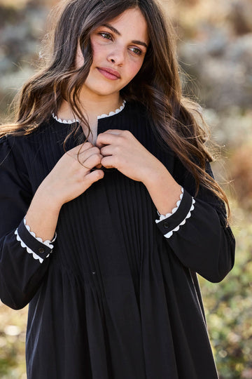 Pashmini Black Olivia Scalloped Maxi