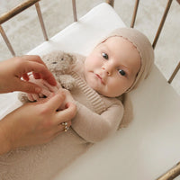 Peluche Taupe Bebe Embossed Cocoon + Bonnet