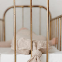 Peluche Taupe Bebe Embossed Cocoon + Bonnet