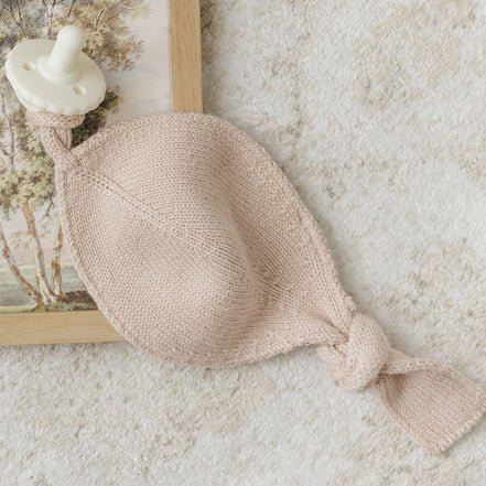 Peluche Knit Paci Holder OS