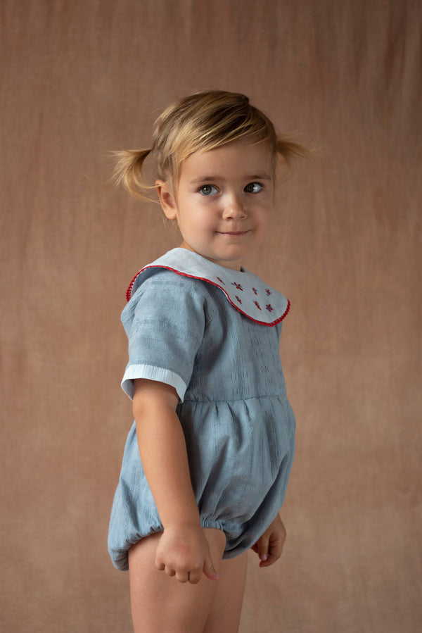 Popelin Blue romper suit with embroidered bib collar (Mod.2.3)