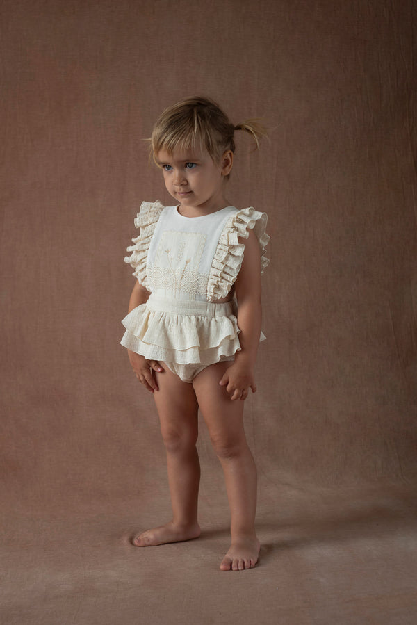 Popelin Off-white romper suit with embroidered bib (Mod.3.1)