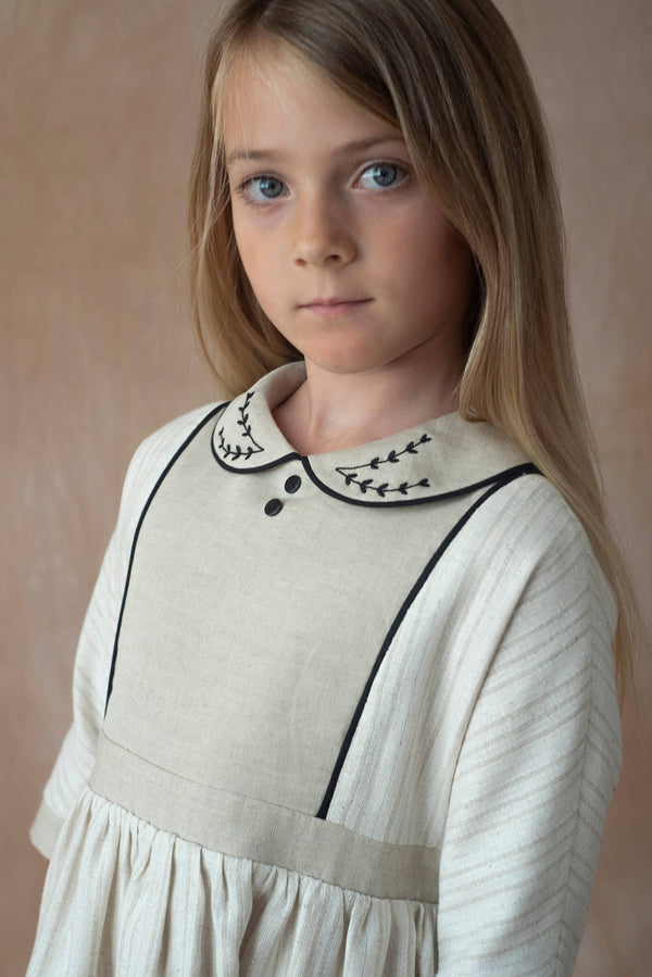 Popelin Silver lurex dress with yoke and embroidered baby collar (Mod.44.2)