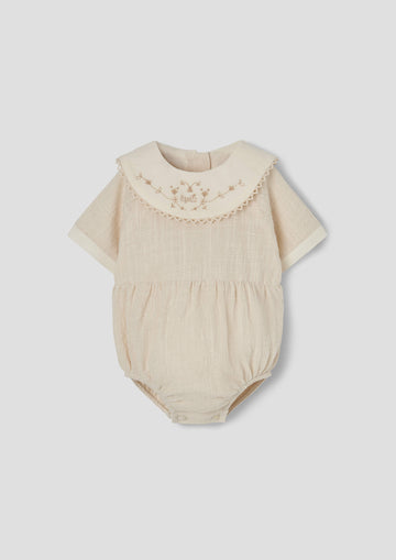 Popelin Off-white romper suit with embroidered bib collar (Mod.2.1)